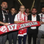 Ex-técnico do Sub-20 do São Paulo, Alex assume time da Turquia e é recebido com festa